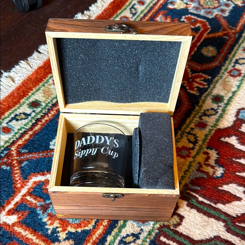 Novelty Rocks Whiskey Glass Set